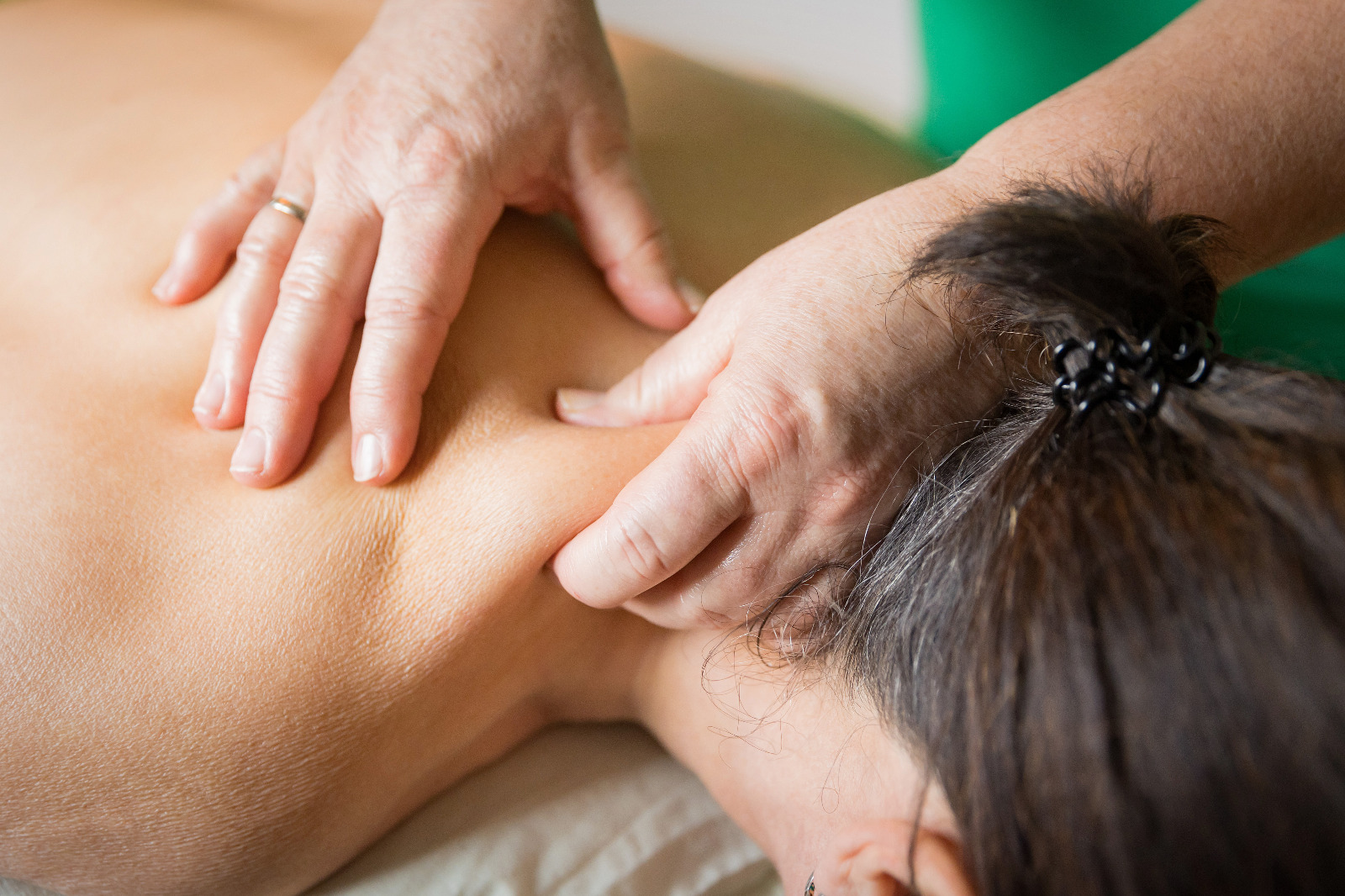 Massage im Schulter- und Nackenbereich